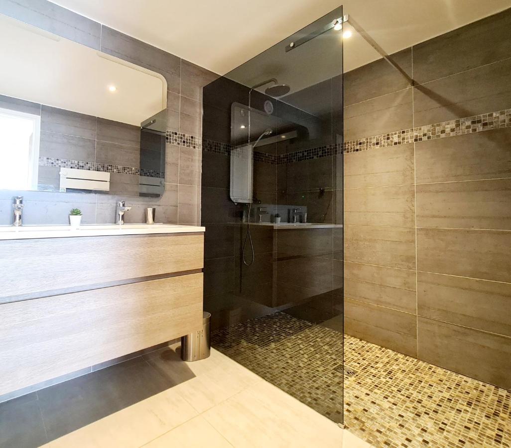 Magnifique Appartement Vue Mer - Grande Terrasse Et Piscine Bandol Luaran gambar