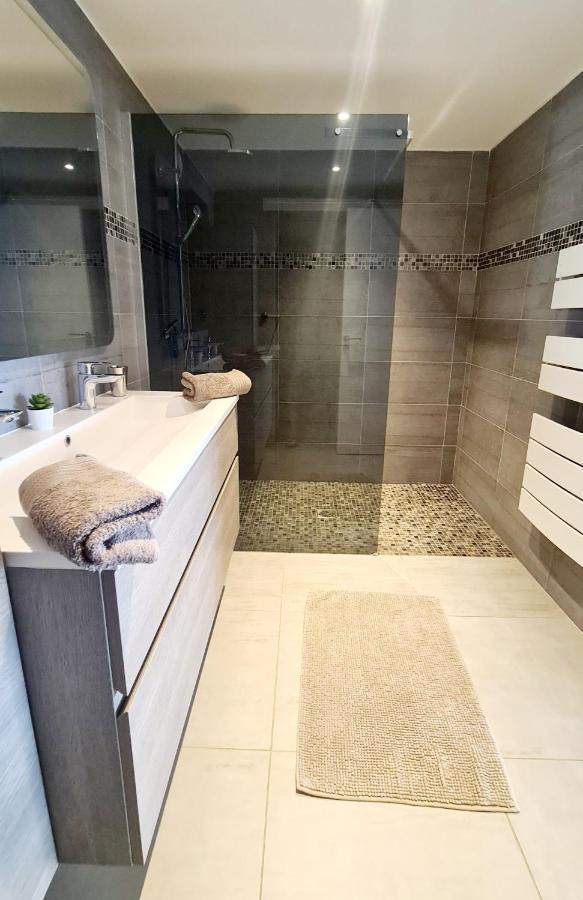 Magnifique Appartement Vue Mer - Grande Terrasse Et Piscine Bandol Luaran gambar